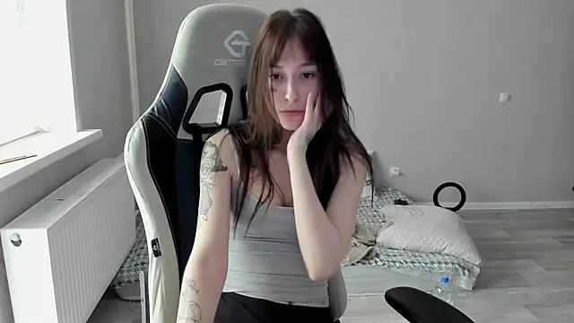 minadzukii online show from 09.12.25