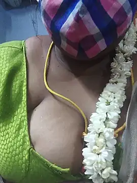 Snapshot of TAMIL_ELAKKIYA chatting on 05.10.26 TAMIL ELAKKIYA online show from 05.10.26