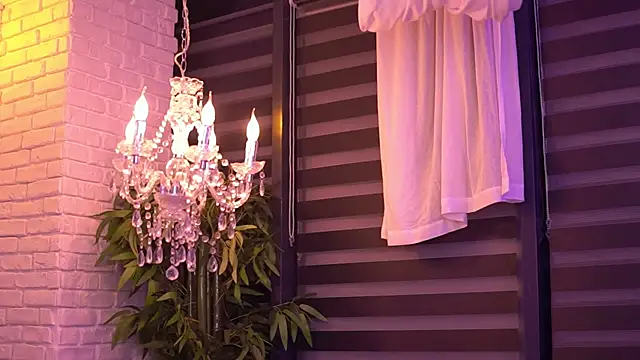 Snapshot of BellaNoirre chatting on 09.27.25 BellaNoirre online show from 09.27.25