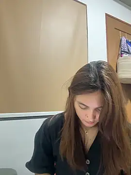 Snapshot of LanySylvia chatting on 10.17.25 LanySylvia online show from 10.17.25