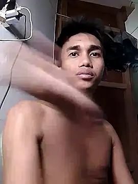 Snapshot of charlie0728 chatting on 10.11.25 charlie0728 online show from 10.11.25