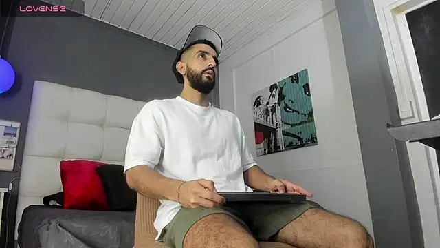 Yiyo10  online show from 02.08.26