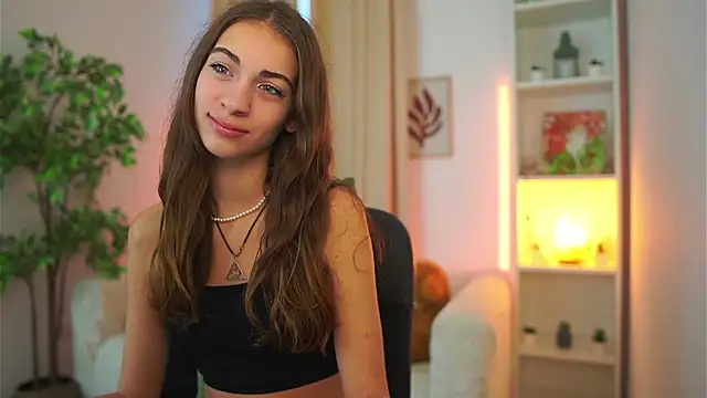 Snapshot of Sophie__Nice chatting on 09.24.25 Sophie Nice online show from 09.24.25