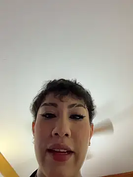 Snapshot of ZahaRose chatting on 11.02.25 ZahaRose online show from 11.02.25