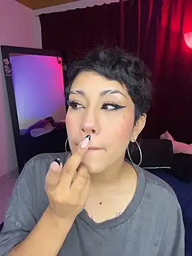 Snapshot of ZahaRose chatting on 11.09.25 ZahaRose online show from 11.09.25