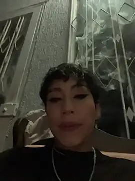 Snapshot of ZahaRose chatting on 11.12.25 ZahaRose online show from 11.12.25