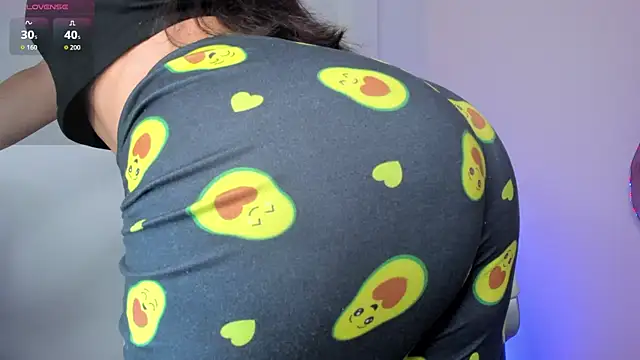 Snapshot of Ariah_Walker_ chatting on 11.15.25 Ariah Walker online show from 11.15.25