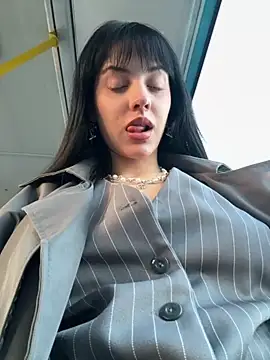 Snapshot of Only_April chatting on 09.10.25 Only April online show from 09.10.25