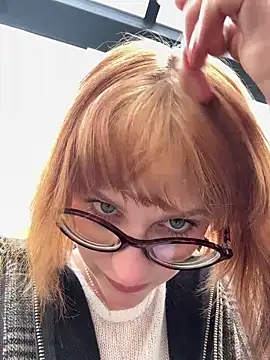 Snapshot of Only_April chatting on 10.04.25 Only April online show from 10.04.25