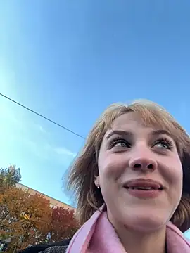 Snapshot of Only_April chatting on 10.08.25 Only April online show from 10.08.25