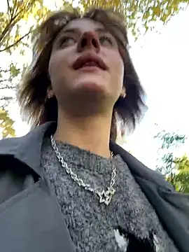 Snapshot of Only_April chatting on 10.09.25 Only April online show from 10.09.25