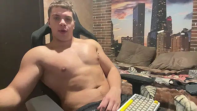 Snapshot of MusclePhantom chatting on 10.14.25 MusclePhantom online show from 10.14.25