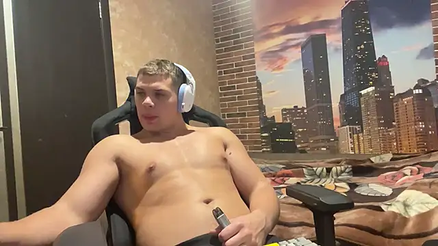 Snapshot of MusclePhantom chatting on 10.22.25 MusclePhantom online show from 10.22.25