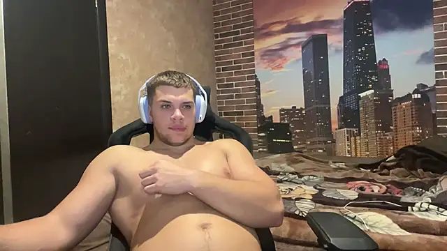 Snapshot of MusclePhantom chatting on 10.26.25 MusclePhantom online show from 10.26.25