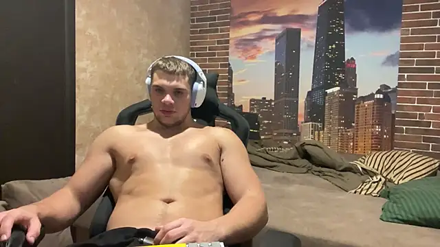 Snapshot of MusclePhantom chatting on 10.28.25 MusclePhantom online show from 10.28.25