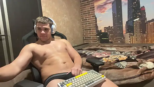 Snapshot of MusclePhantom chatting on 11.09.25 MusclePhantom online show from 11.09.25