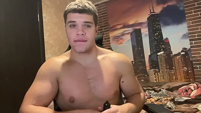 Snapshot of MusclePhantom chatting on 11.11.25 MusclePhantom online show from 11.11.25