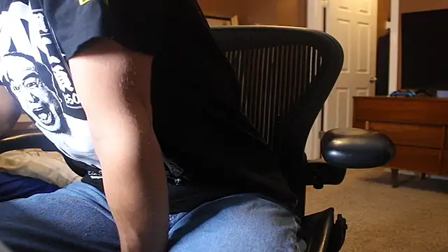 Snapshot of jjjjjfive chatting on 10.19.25 jjjjjfive online show from 10.19.25