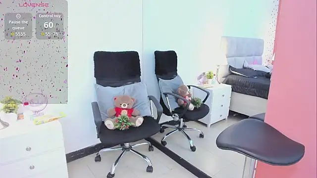 AbbySaennz online show from 09.14.25