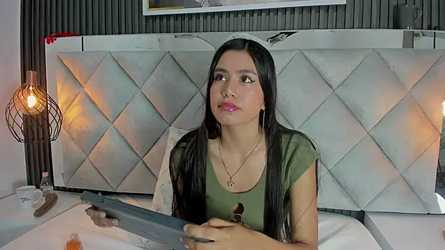 Baby-Rouse  online show from 11.18.25