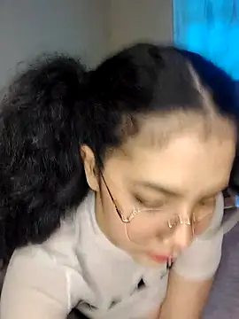 Snapshot of LunaRosse_ chatting on 10.22.25 LunaRosse online show from 10.22.25