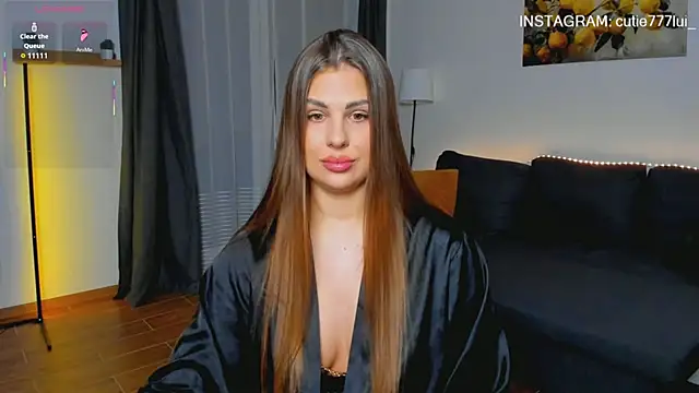 Cutie Lui online show from 11.18.25