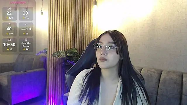 Snapshot of KimGarces chatting on 11.09.25 KimGarces online show from 11.09.25