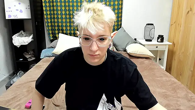 KayleBloom online show from 09.21.25