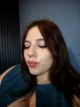 AriNights online show from 09.10.25