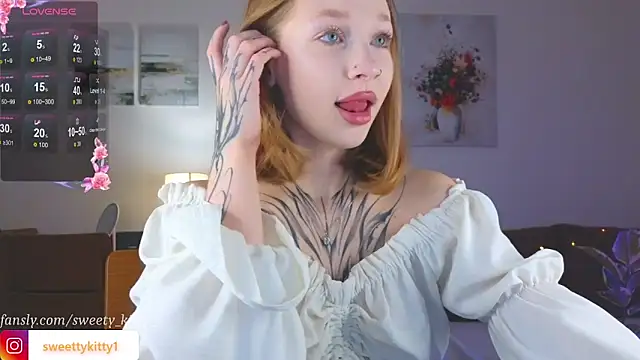 sweettykitty online show from 10.25.25