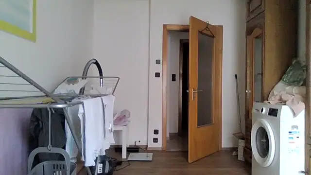 Snapshot of XLBarehengst chatting on 09.28.25 XLBarehengst online show from 09.28.25