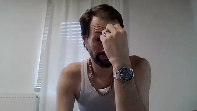 Snapshot of XLBarehengst chatting on 10.04.25 XLBarehengst online show from 10.04.25