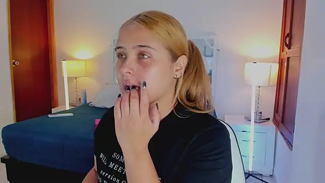 MikaelaStone online show from 02.11.26