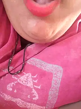 Snapshot of sexymotto chatting on 10.19.25 sexymotto online show from 10.19.25