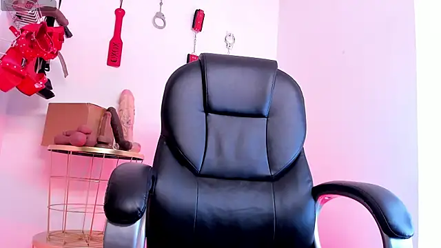 Snapshot of miss_skarleth_ chatting on 10.15.25 miss skarleth online show from 10.15.25