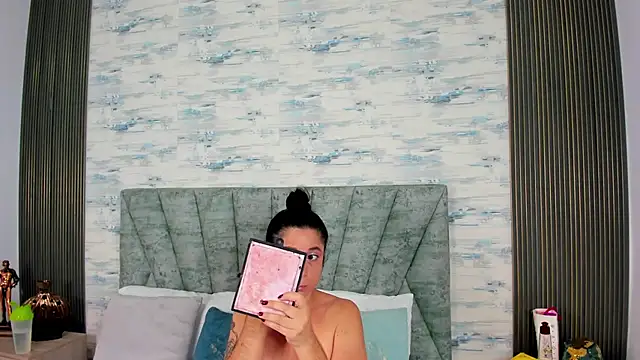 ShanelEvans online show from 09.23.25