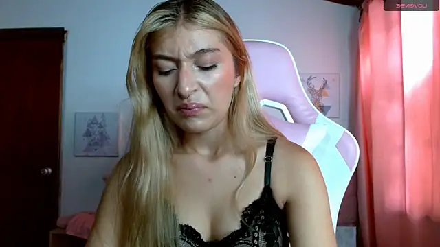 SophiaaLee online show from 10.12.25