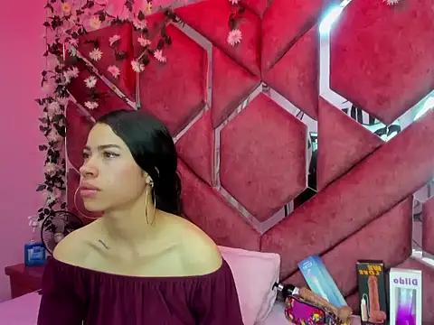 Nanis James online show from 03.18.26