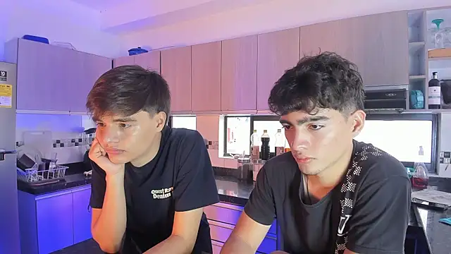 Snapshot of sweet_petter chatting on 09.27.25 sweet petter online show from 09.27.25