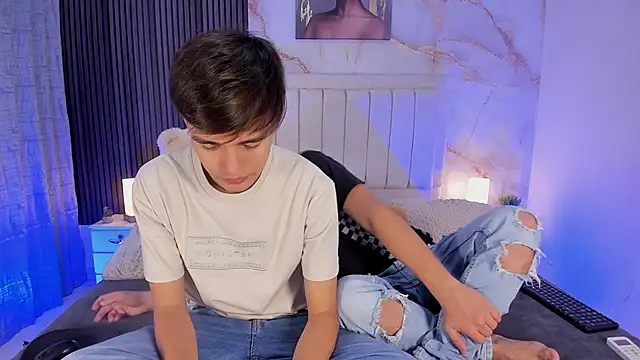 Snapshot of sweet_petter chatting on 10.02.25 sweet petter online show from 10.02.25