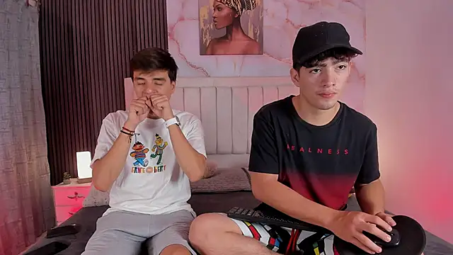 Snapshot of sweet_petter chatting on 10.15.25 sweet petter online show from 10.15.25