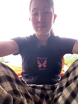 Huong-Ly online show from 09.24.25