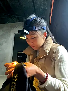 Snapshot of Huong-Ly chatting on 11.12.25 Huong-Ly online show from 11.12.25