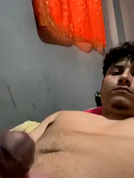 Snapshot of Aaron--GG chatting on 10.20.25 Aaron--GG online show from 10.20.25