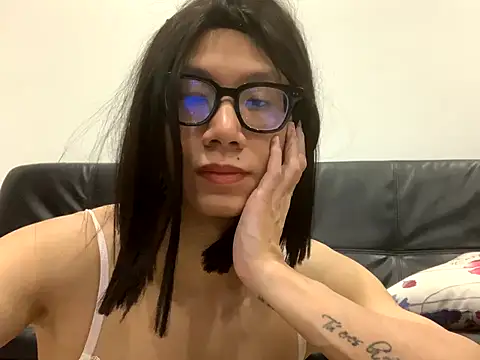 AnnaCR666 online show from 10.04.25