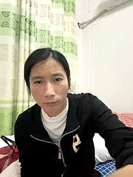 crhong666 online show from 11.10.25