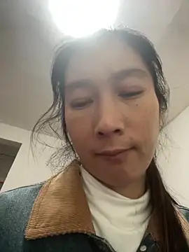 crhong666 online show from 11.14.25