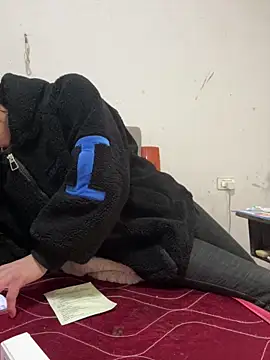 crhong666 online show from 12.14.25