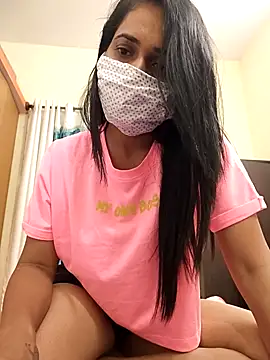 Curvyqueenz online show from 09.18.25