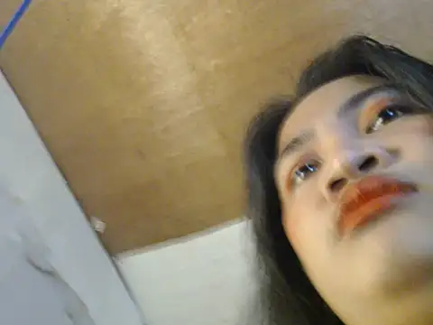 Snapshot of miss_laila_ chatting on 11.05.25 miss laila online show from 11.05.25